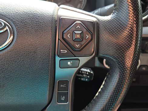 Used 2019 Toyota Tacoma TRD Sport AWD/4WD image 27