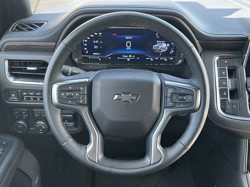 Used 2024 Chevrolet Tahoe Z71 w/ Luxury Package AWD/4WD image 19