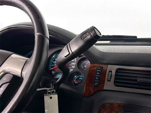 Used 2014 GMC Sierra 3500 SLT w/ SLT Convenience Package image 15