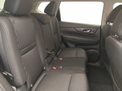 Used 2020 Nissan Rogue SV image 19