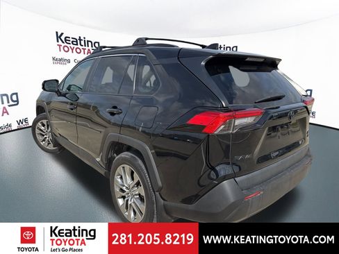 Certified 2022 Toyota RAV4 XLE Premium image 6