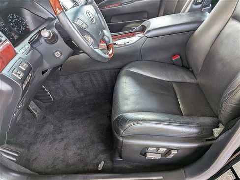 Used 2011 Lexus LS 460 AWD w/ Luxury Value Edition image 15