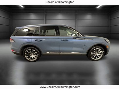 Used 2025 Lincoln Aviator AWD w/ Equipment Group 101A image 8
