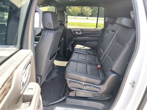Used 2021 Chevrolet Suburban LT AWD/4WD image 13