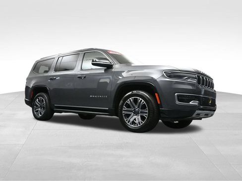 Used 2024 Jeep Wagoneer Series II w/ Flexible Seating Group RWD image 32