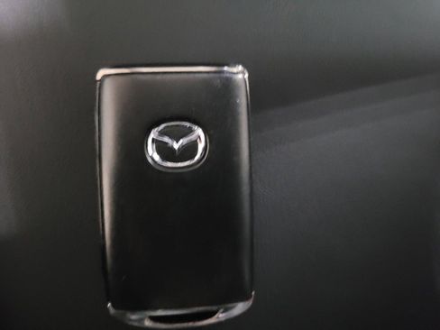 Used 2025 MAZDA MAZDA3 s image 32