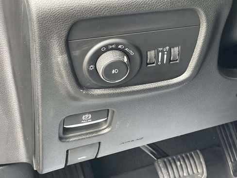 New 2026 Jeep Grand Cherokee L Limited w/ Limited Altitude Package AWD/4WD image 24