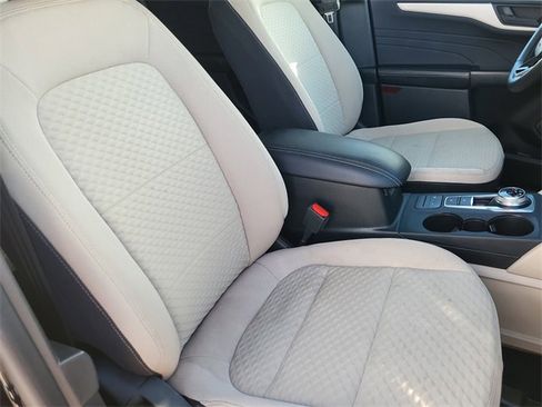 Used 2022 Ford Escape SE w/ Cold Weather Package image 16