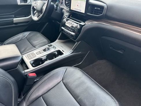 Used 2023 Ford Explorer Limited image 22