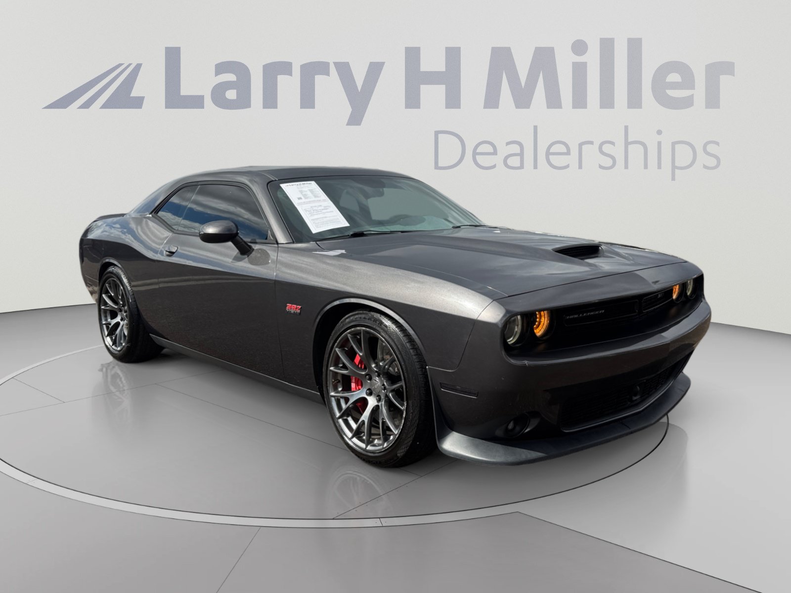 Used 2015 Dodge Challenger SRT w/ Technology Group RWD image 7