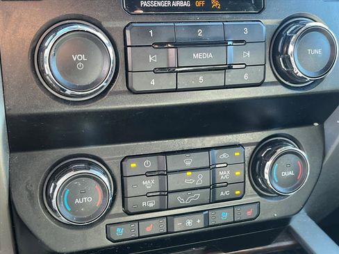 Used 2019 Ford F150 Lariat image 12