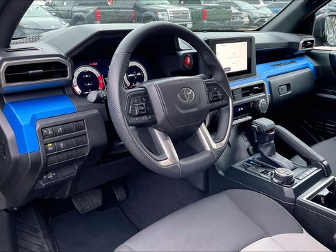 Used 2025 Toyota Tacoma TRD Off-Road image 17