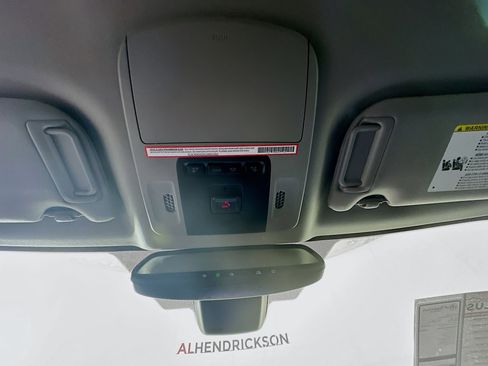 Used 2022 Toyota Camry XSE image 18