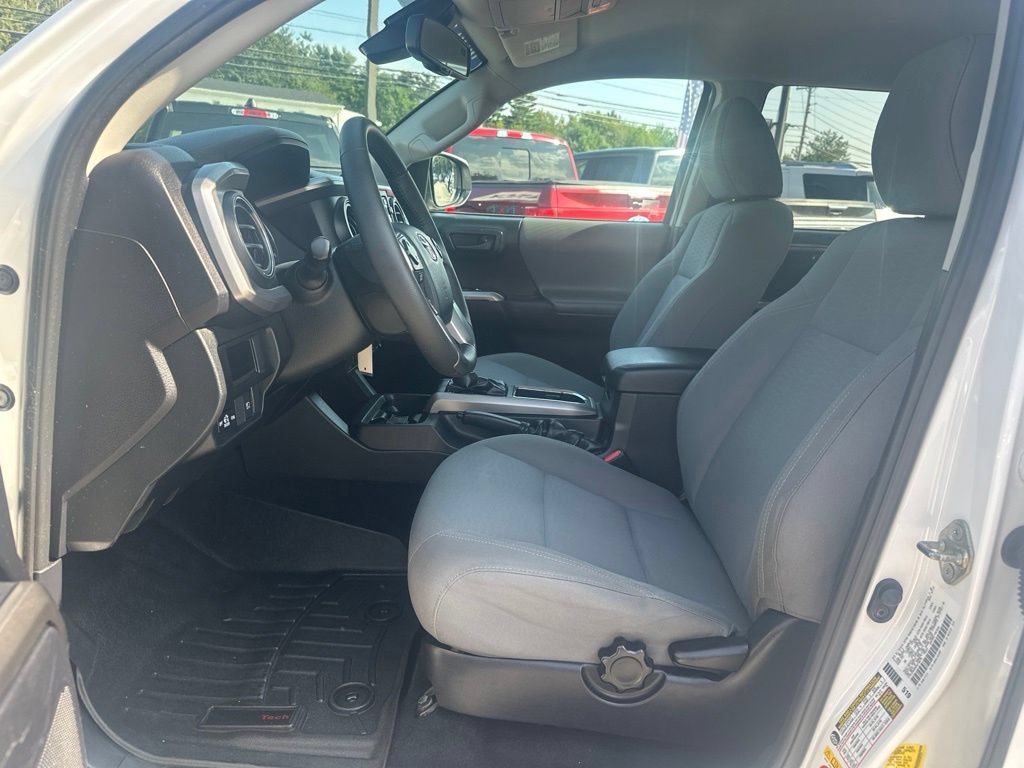 Used 2019 Toyota Tacoma SR5 AWD/4WD image 14