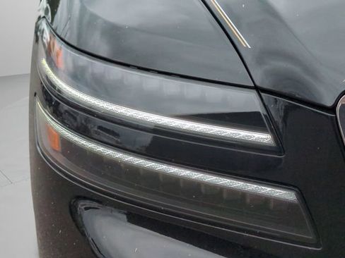 Certified 2025 Genesis G80 2.5T Advanced AWD/4WD image 9