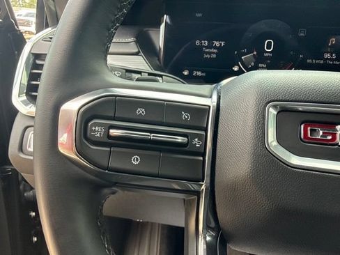 Used 2025 GMC Acadia Elevation w/ Elevation Premium Package FWD image 31