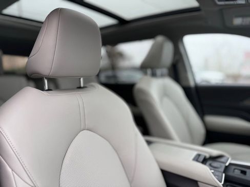 Certified 2025 Toyota Grand Highlander XLE image 24