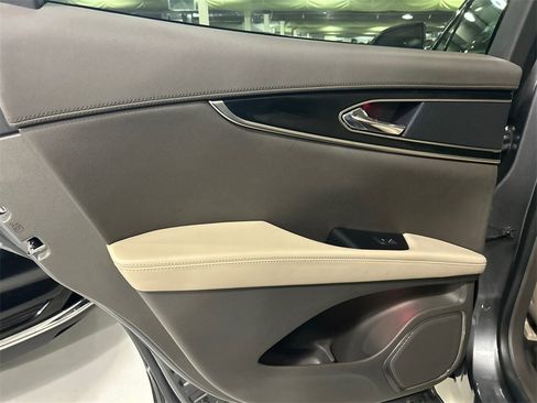 Used 2022 Lincoln Nautilus Reserve image 21