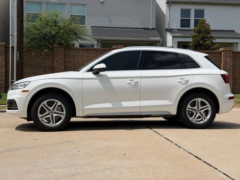 Used 2019 Audi Q5 2.0T Premium w/ Convenience Package AWD/4WD image 11