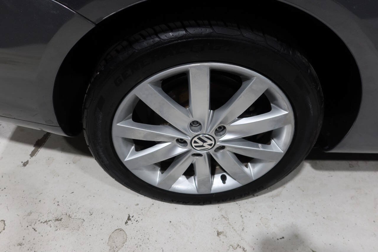 Used 2013 Volkswagen Jetta TDI FWD image 38
