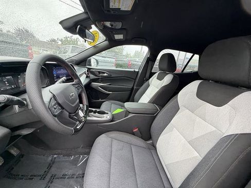 Used 2024 Chevrolet Trax RS w/ Driver Confidence Package image 23