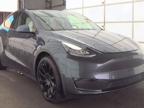 Used 2021 Tesla Model Y Long Range image 4