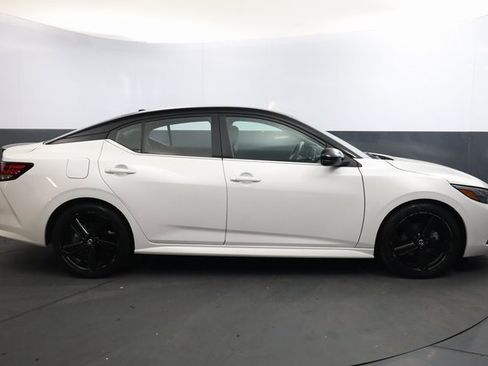 Certified 2023 Nissan Sentra SR w/ Midnight Edition Package image 3