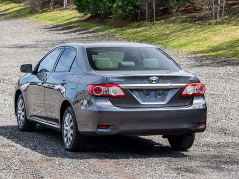 Used 2013 Toyota Corolla LE FWD image 6