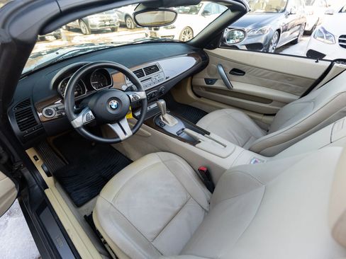 Used 2004 BMW Z4 3.0i image 17