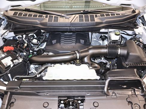 Certified 2022 Ford F150 XLT w/ Equipment Group 302A High image 46