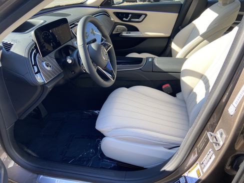New 2026 Mercedes-Benz E 450 4MATIC Sedan image 20
