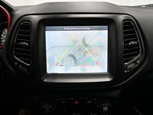 Used 2019 Jeep Compass Trailhawk AWD/4WD image 16