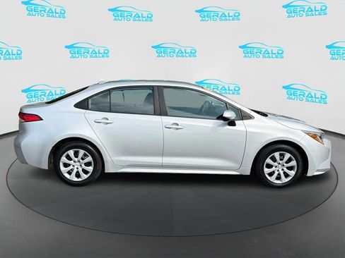 Used 2022 Toyota Corolla LE FWD image 5