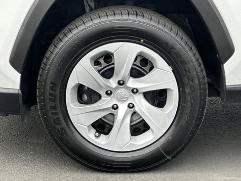 Certified 2024 Toyota RAV4 LE image 31