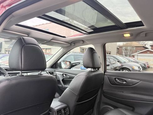 Used 2016 Nissan Rogue SL w/ SL Premium Package image 18