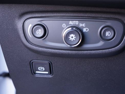 Used 2023 GMC Terrain SLT w/ Elevation Edition FWD image 16