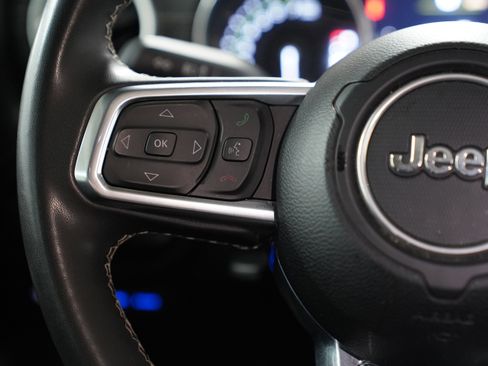 Used 2023 Jeep Wrangler Sahara image 18