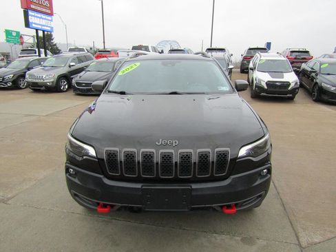 Used 2021 Jeep Cherokee Trailhawk image 5