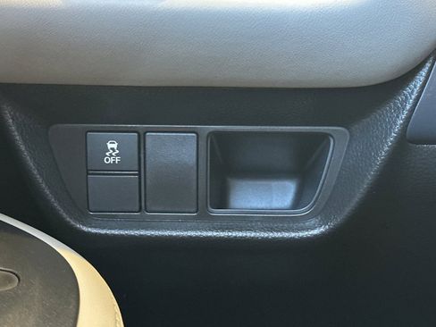 Used 2025 Honda HR-V LX image 31