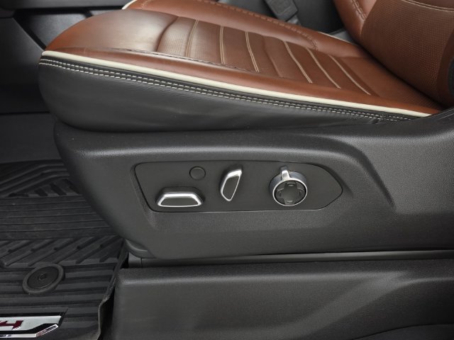 Certified 2025 GMC Sierra 3500 Denali Ultimate AWD/4WD image 30