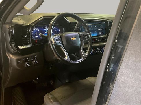 Used 2022 Chevrolet Silverado 1500 LT AWD/4WD image 18