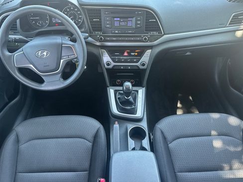 Used 2018 Hyundai Elantra SE FWD image 13