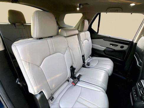 Used 2025 Honda Pilot EX-L image 19