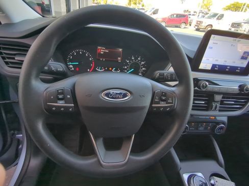 Used 2022 Ford Escape SE image 17