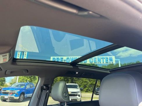Used 2023 Volkswagen Tiguan SE R-Line FWD image 27