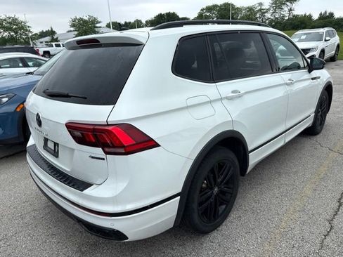 Used 2022 Volkswagen Tiguan SE R-Line AWD/4WD image 5