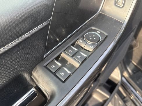 Certified 2022 Ford F150 XLT w/ Equipment Group 302A High image 10