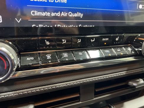 New 2025 Chevrolet Colorado LT w/ LT Convenience Package image 30