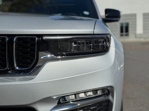 Used 2022 Jeep Grand Cherokee Limited 4xe image 16