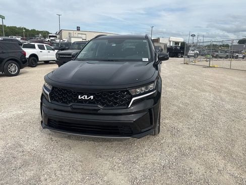 Used 2022 Kia Sorento S FWD image 4